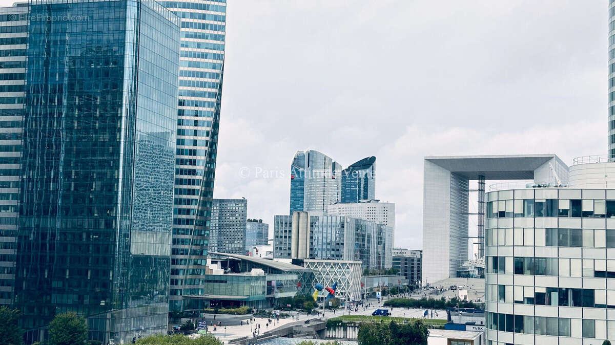 Appartement à COURBEVOIE