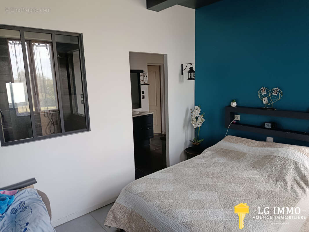 Maison rénovée avec dépendances au calme - photo 3