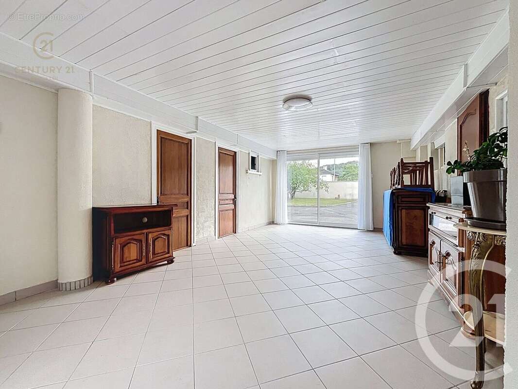 Maison à SAINT-SORLIN-EN-VALLOIRE