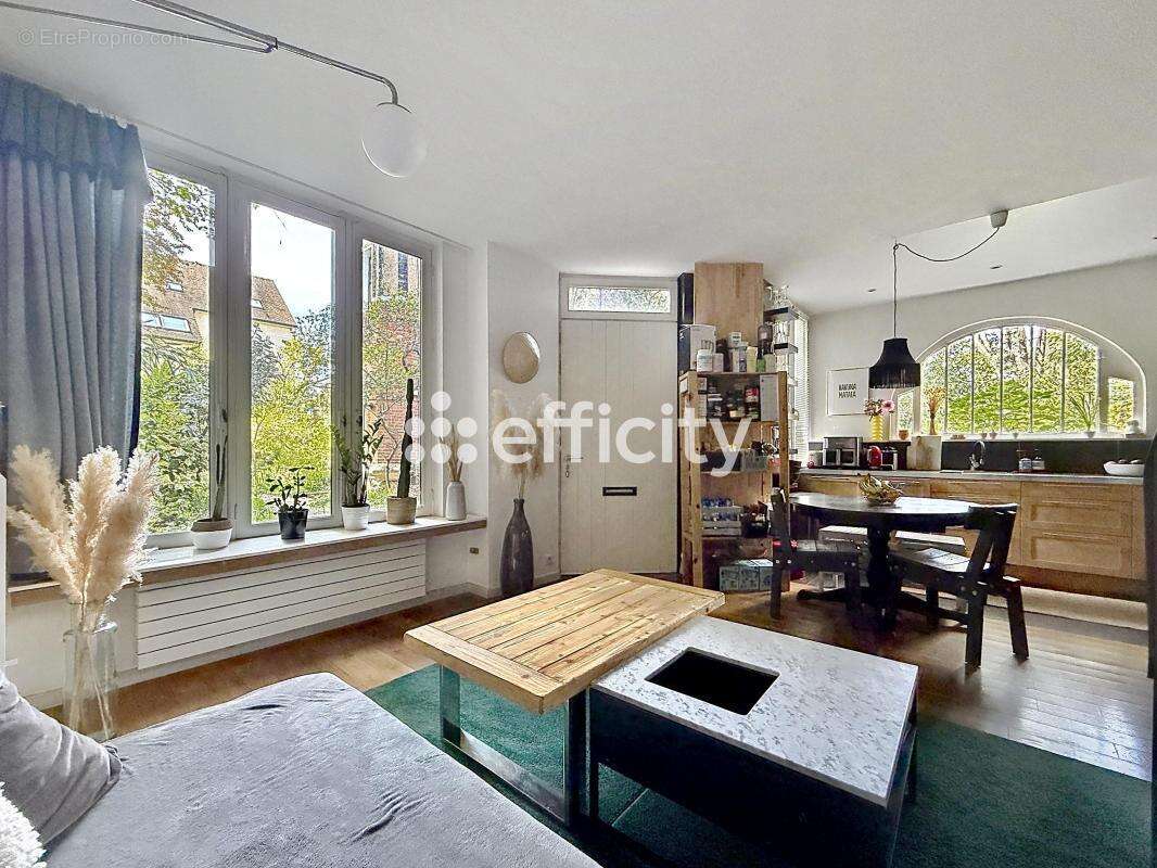 Maison à ISSY-LES-MOULINEAUX