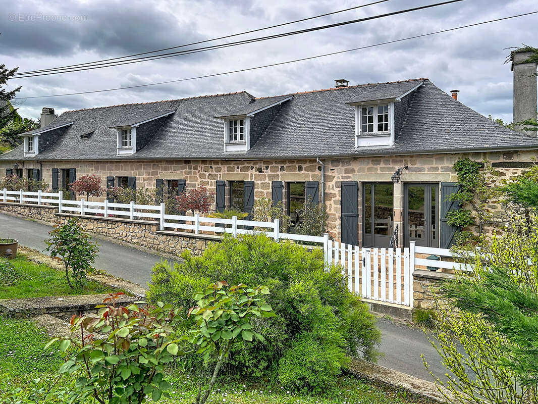 Maison à BRIGNAC-LA-PLAINE