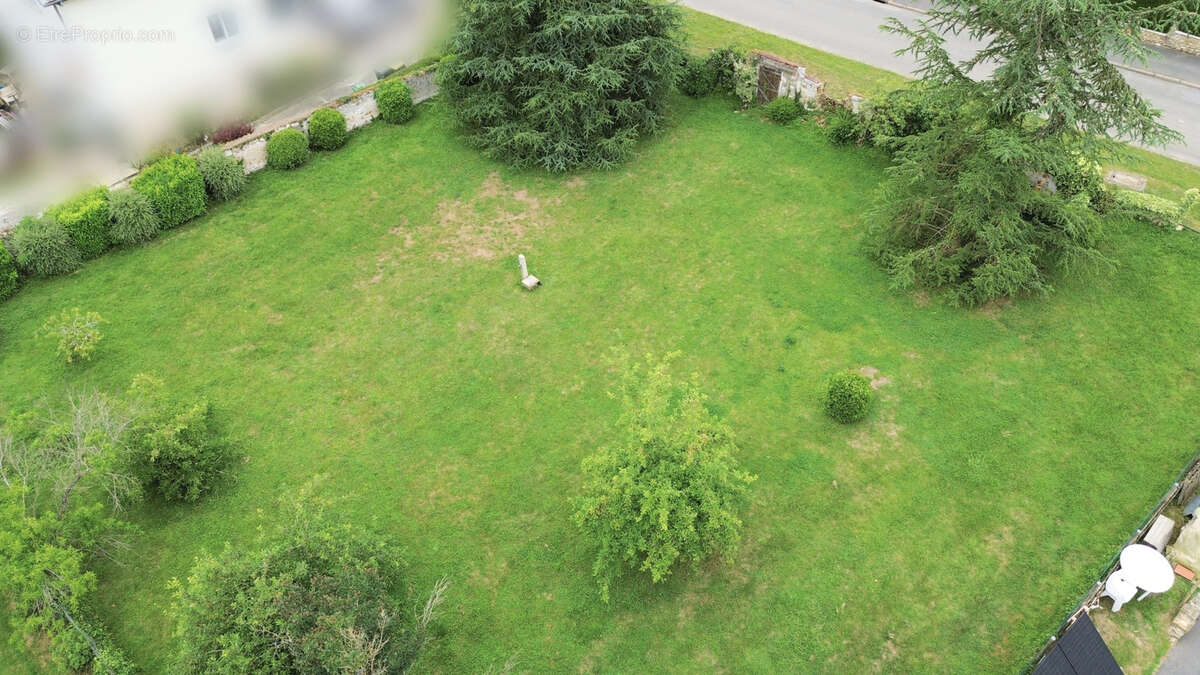 Terrain à COULOMMIERS