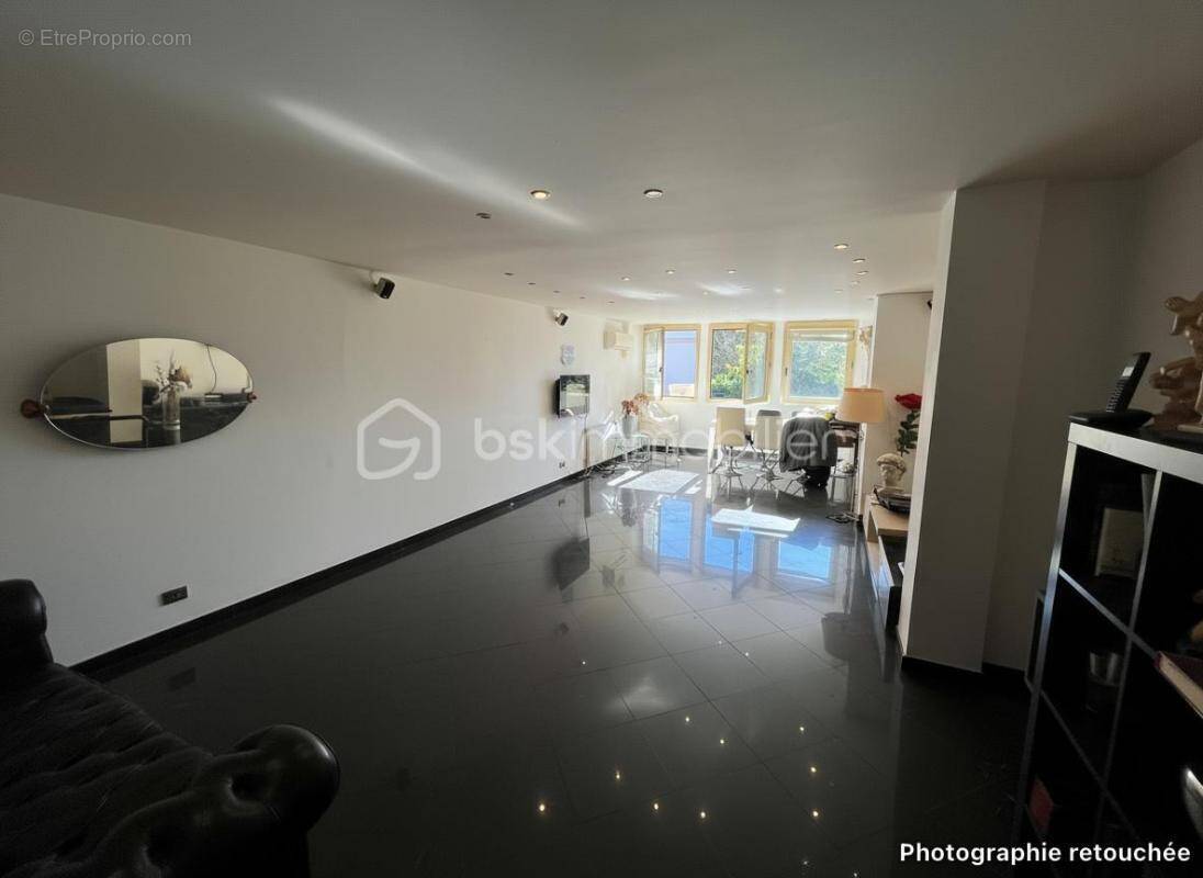 Appartement à MANDELIEU-LA-NAPOULE