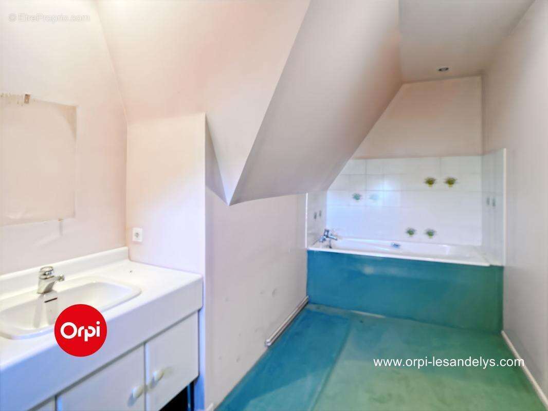 Maison à VANDRIMARE