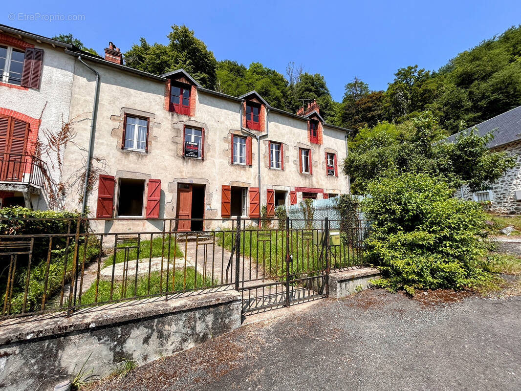 Appartement à BORT-LES-ORGUES