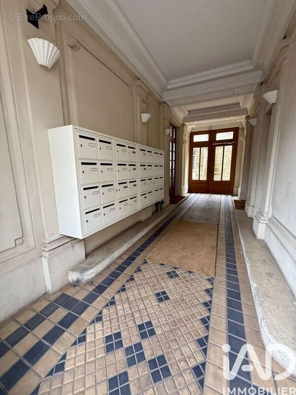 Photo 2 - Appartement à ISSY-LES-MOULINEAUX