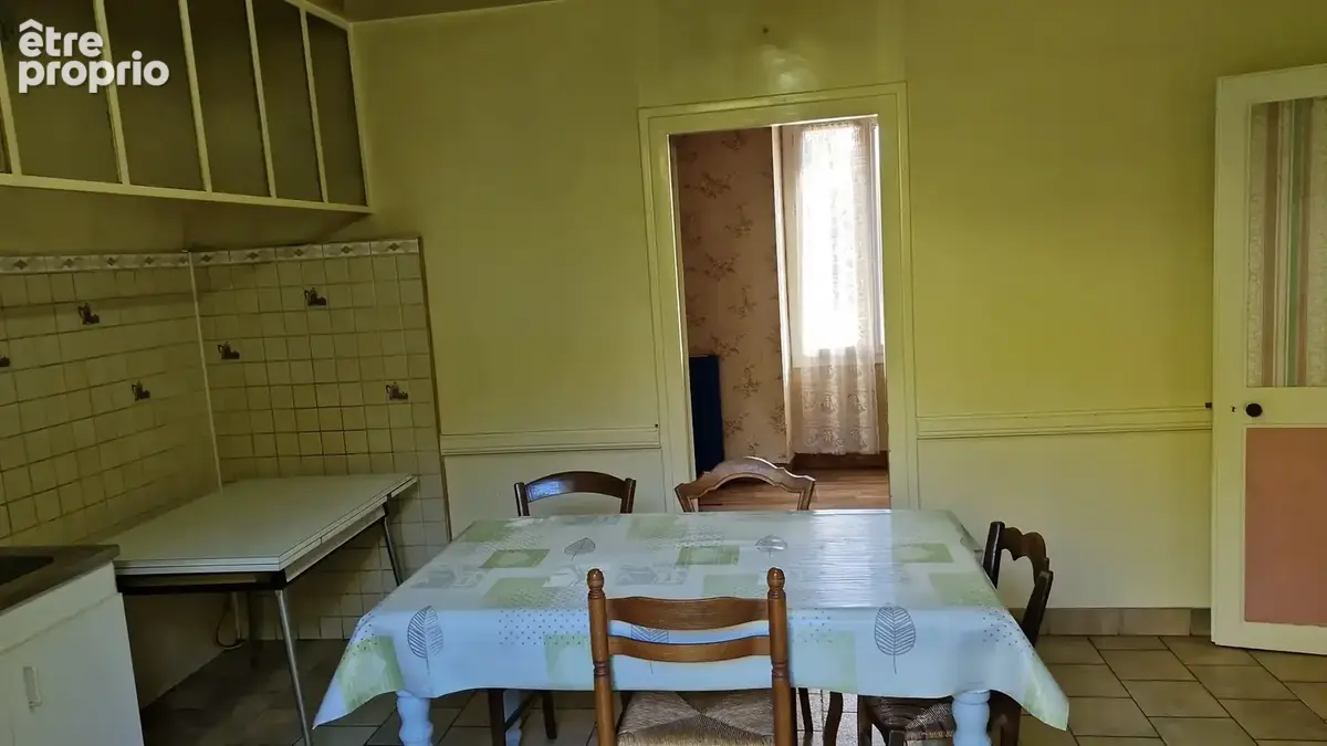 Ancien corps de ferme avec dependances sur plus d'un hectare - photo 6