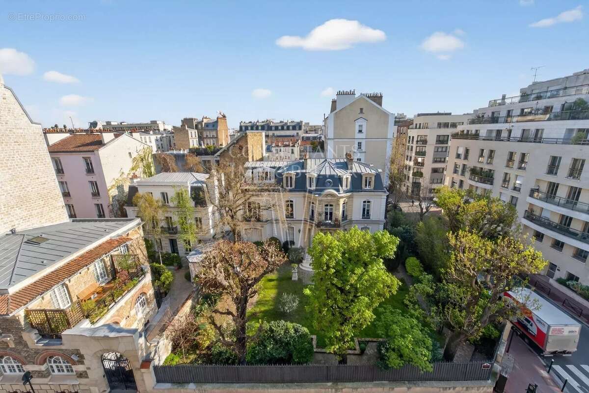 Appartement à LEVALLOIS-PERRET