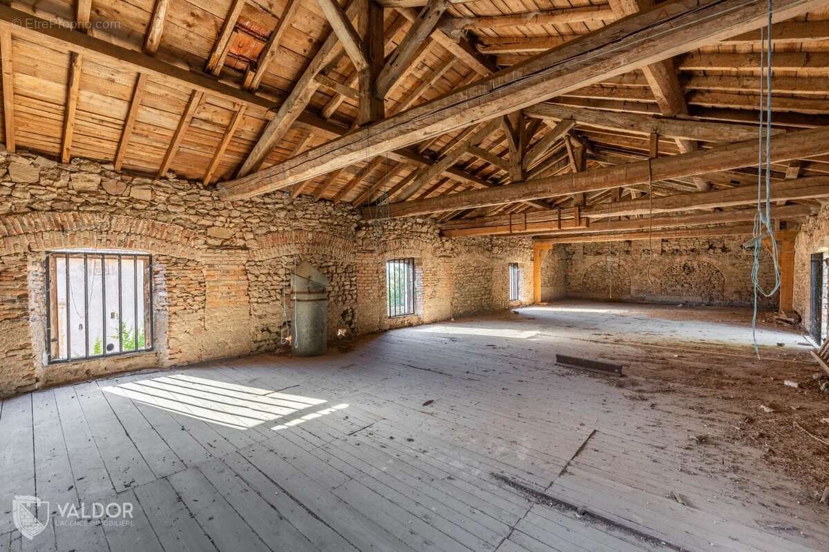Maison à AMPLEPUIS