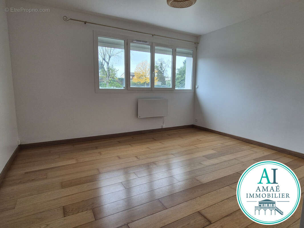 Chambre - Appartement à BORDEAUX