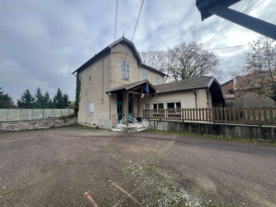 Maison à AMPLEPUIS