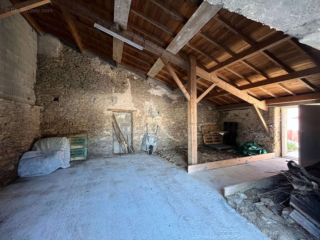 Maison à SAINT-ETIENNE-DE-MER-MORTE