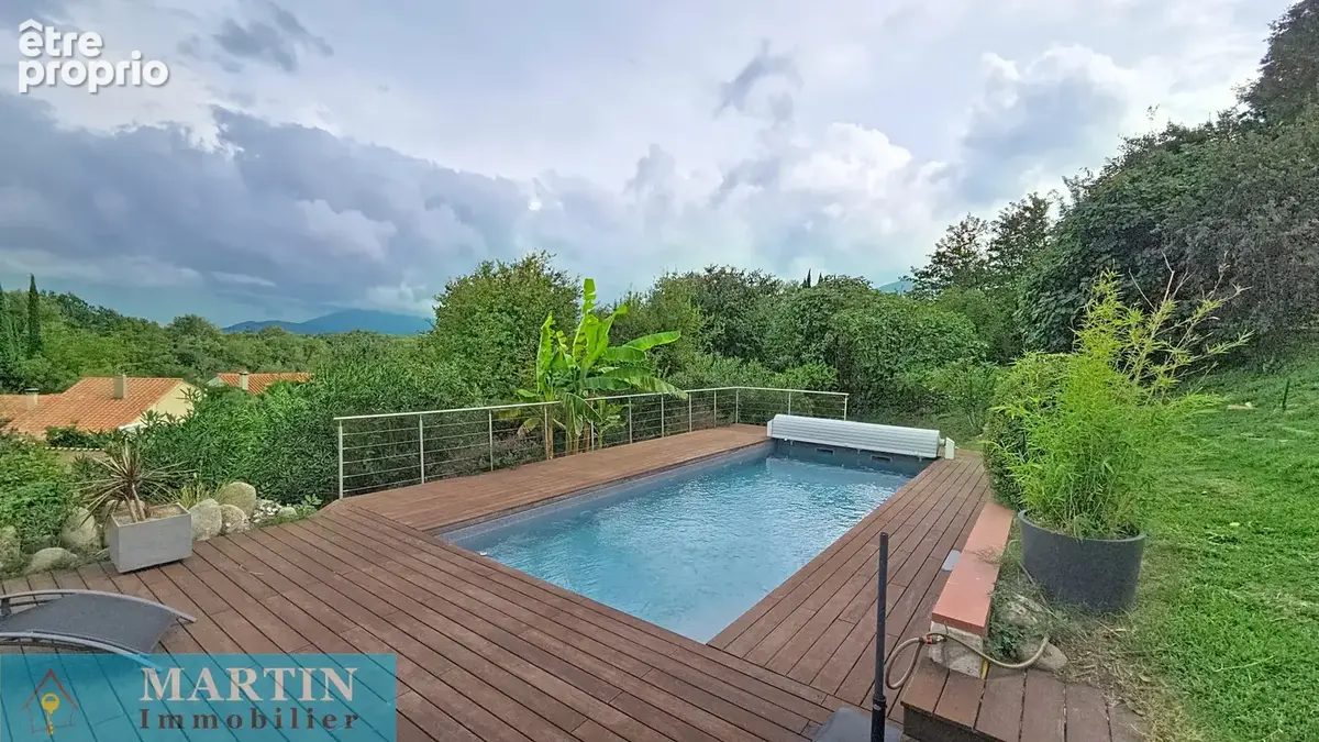 CÉRET   Villa traditionnelle avec vue, piscine et grand terrain - photo 2