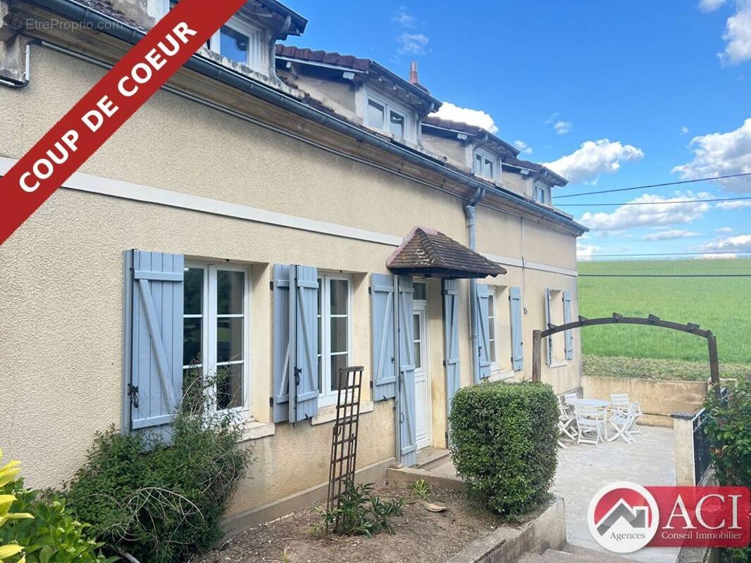 58845672a.jpg - Maison à SAINTE-GENEVIEVE