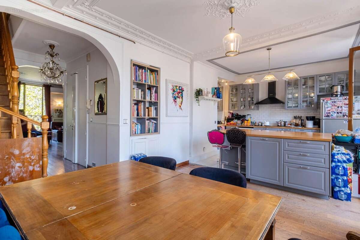 Appartement à PARIS-3E