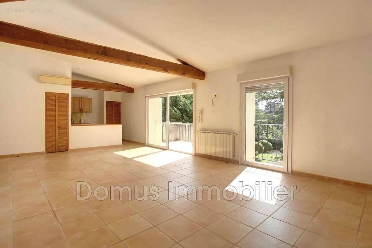 Appartement à SAINT-SATURNIN-LES-AVIGNON