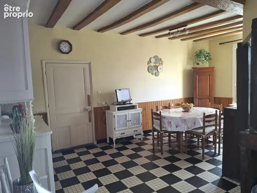 Maison de ville pleine de 137 m2 idéalement située en plein centre d’Allonnes, entre Bourgueil et Saumur,  pro - photo 7