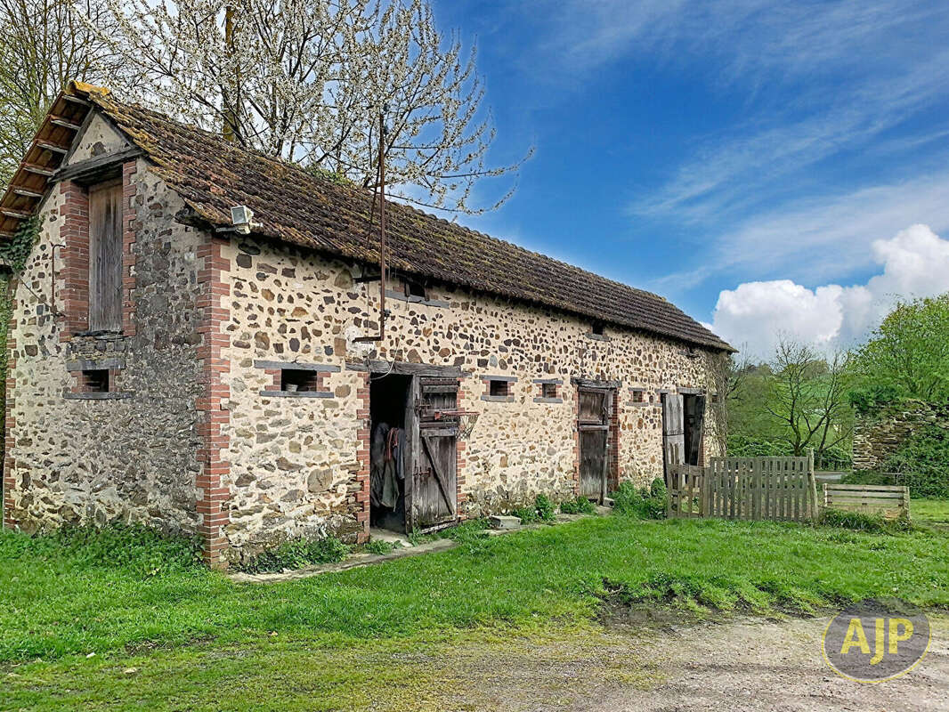 Maison à GRUGE-L'HOPITAL