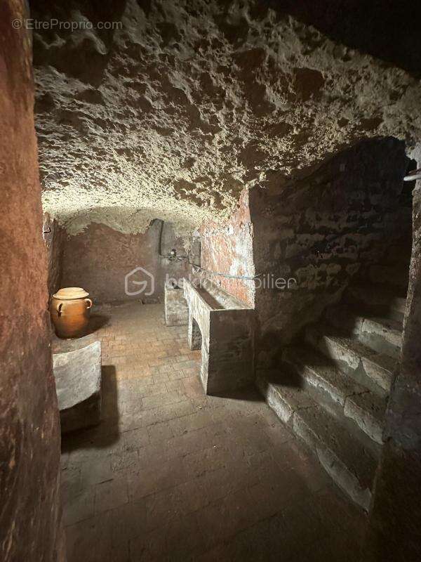 Charmante maison en pierre avec travaux et multiples possibilités - photo 3