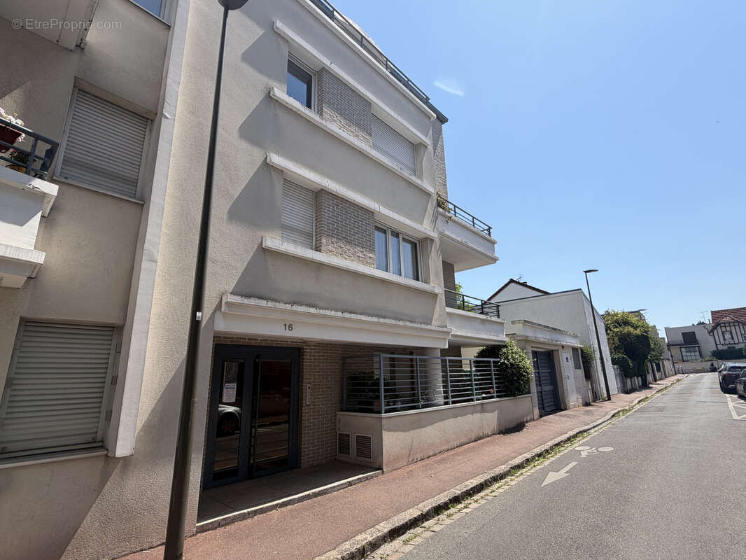 Appartement à SURESNES