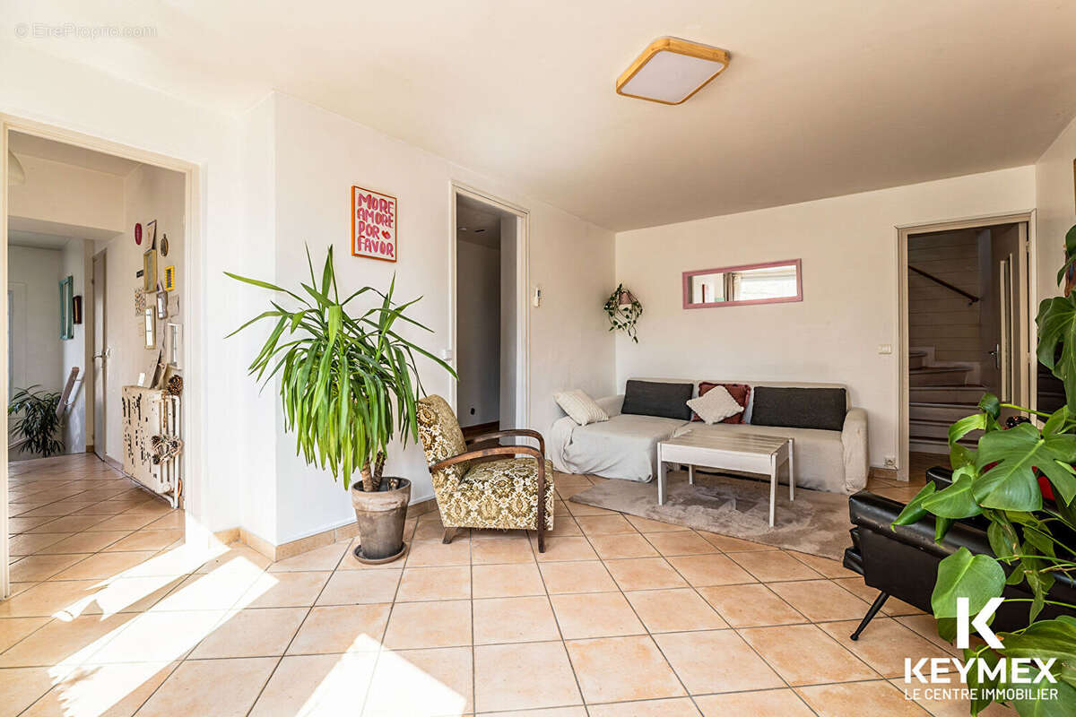 Triplex 6 pièces 150 m² . Créez le cocon qui vous ressemble. - photo 3