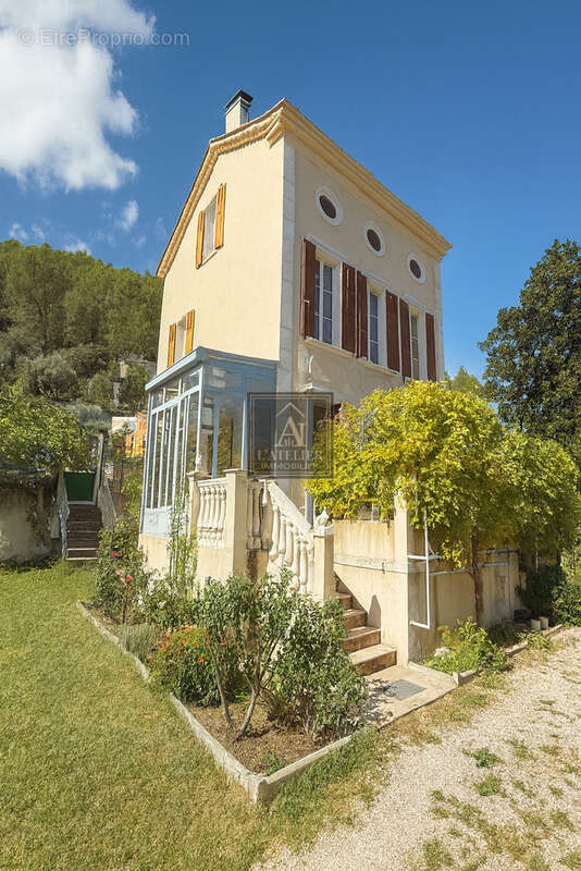 Maison à SOLLIES-TOUCAS