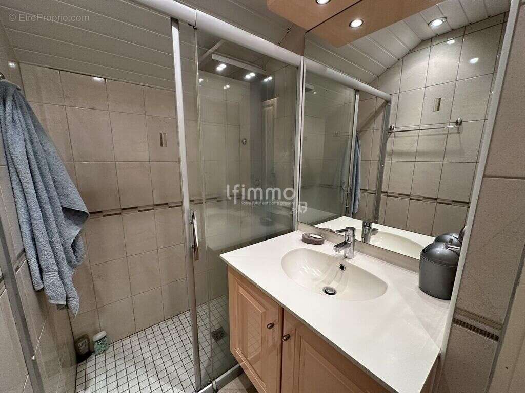 Maison à SAINT-CLAIR-DE-HALOUZE