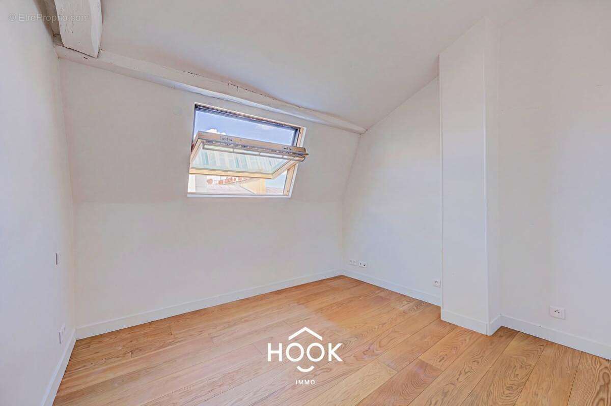 Appartement à PARIS-8E