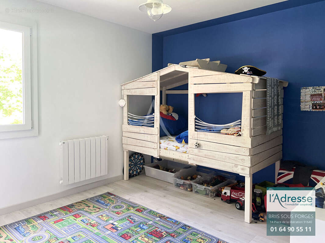 Maison à BRIIS-SOUS-FORGES