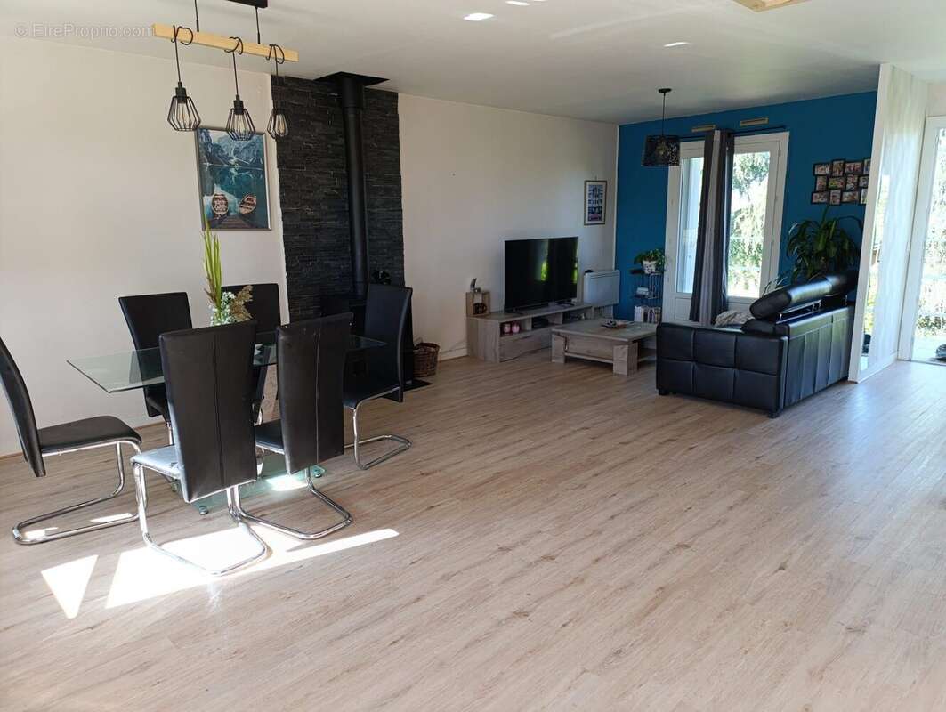 Maison à SAINT-JUST-SAINT-RAMBERT