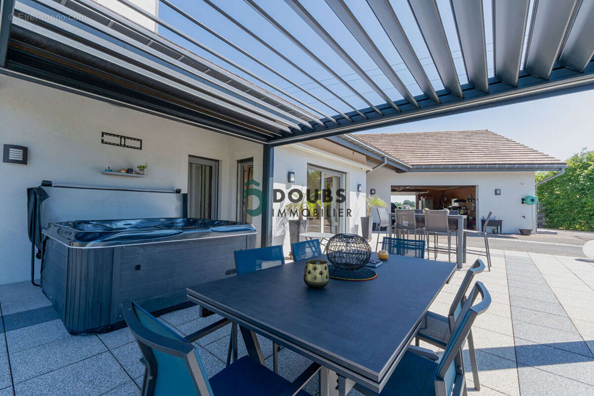 Villa de 487 m² à pierrefontaine-les-varans - photo 5