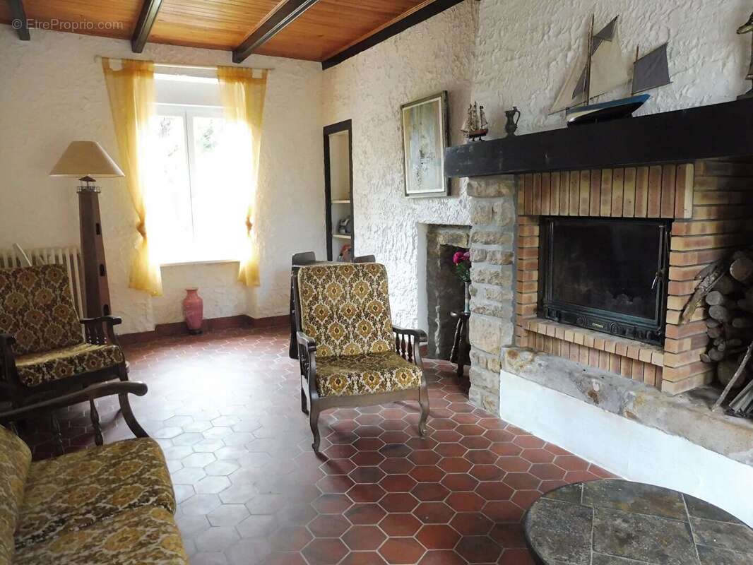 Maison à TREGOUREZ