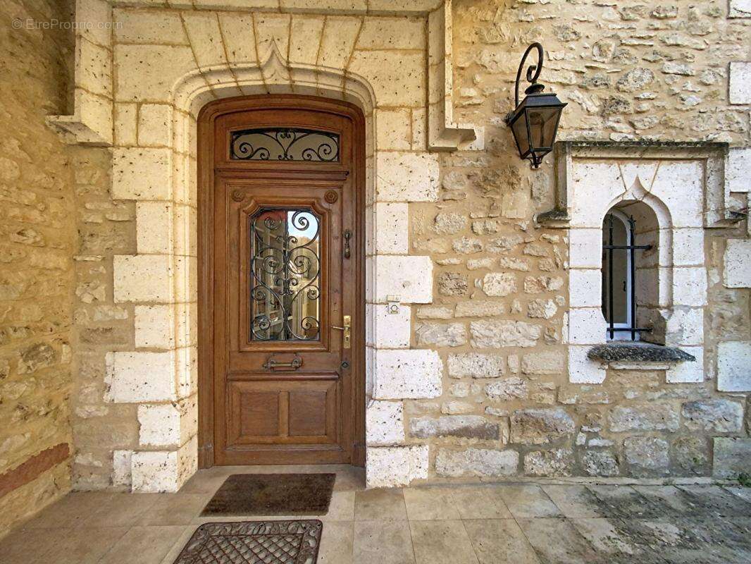 Maison à BEYNAC-ET-CAZENAC