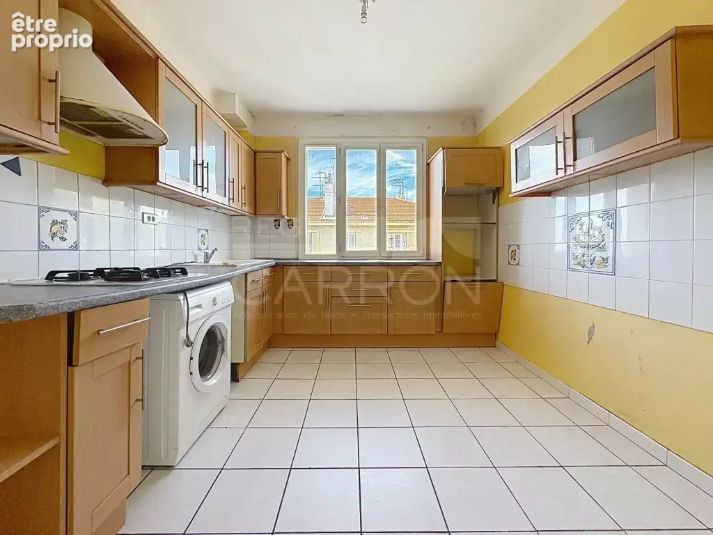 Villeurbanne metro cusset t3 66m² en etage 189000€ - photo 3
