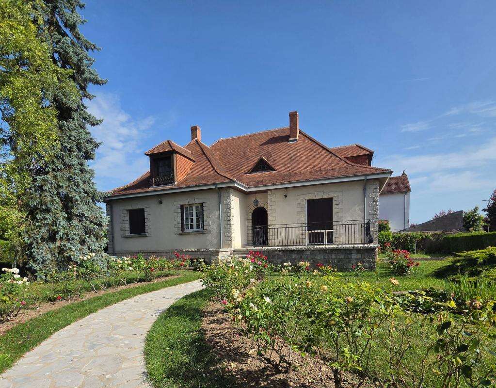 Maison à TOURY