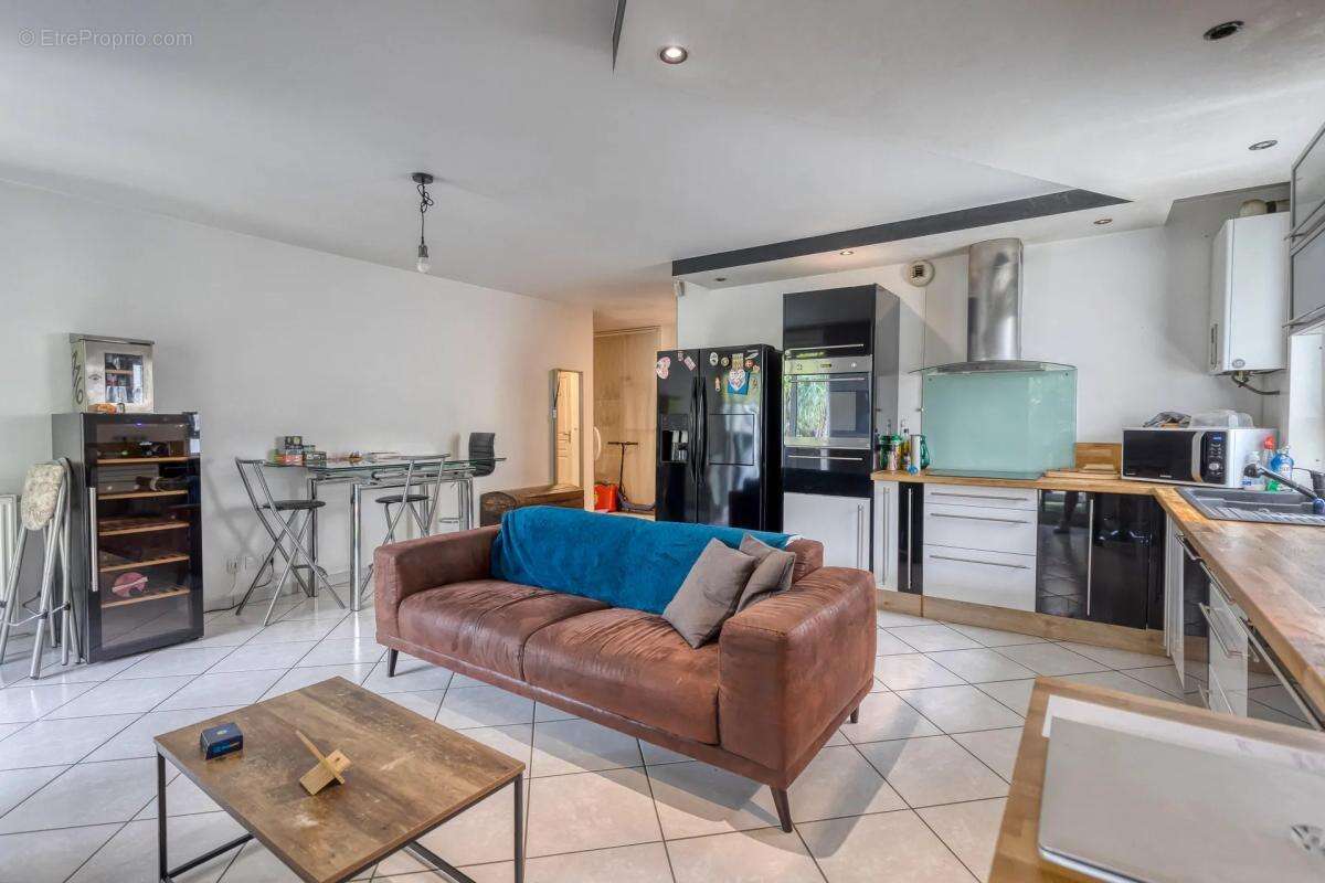 Appartement à SAINT-MARTIN-D'HERES