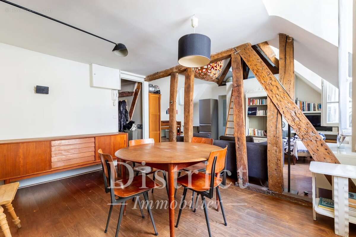 Appartement à PARIS-3E