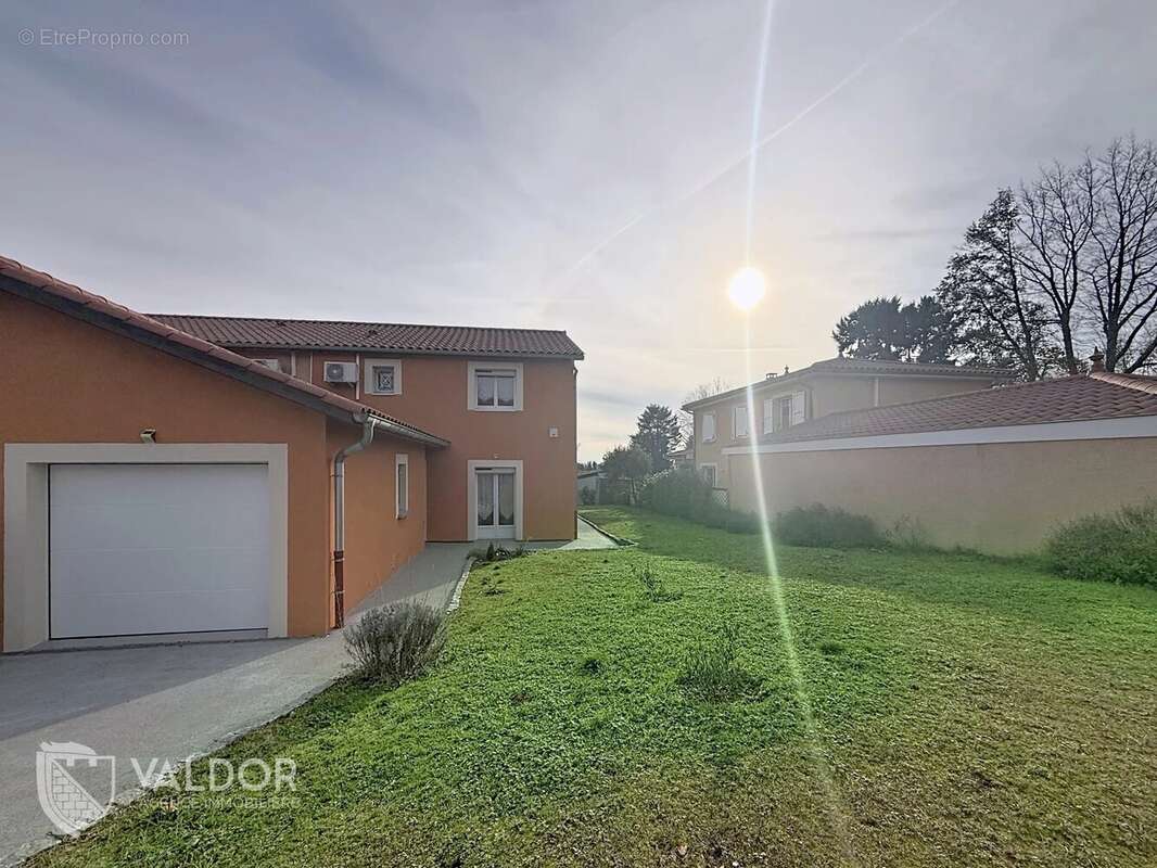 Maison à MONTMERLE-SUR-SAONE