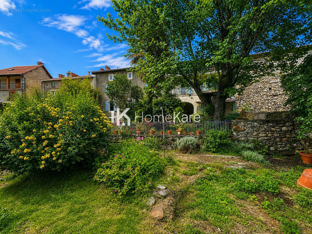 Maison 210 m² à Saint-Laurent-De-Neste  - photo 3