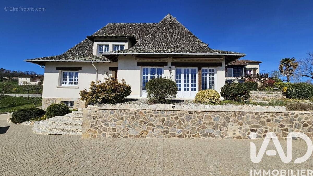 Photo 1 - Maison à SAINT-ETIENNE-DE-MAURS