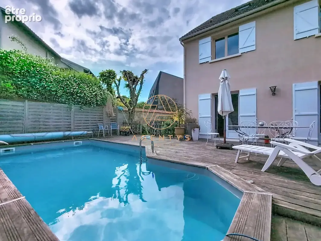 Maison 7 pièces 136 m² à vendre à Saint-Maur-Des-Fosses (94100) - photo 1