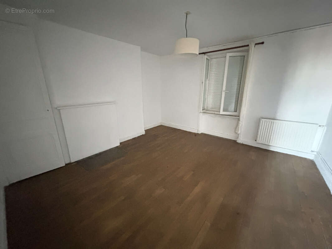 Appartement de Type 3 avec petit jardin rue de Rochechouart - photo 3