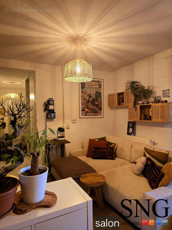 Appartement à GARONS