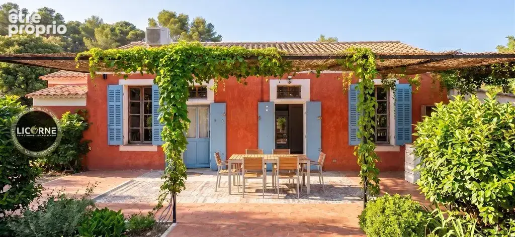 Maison 125 m² à Saint-Cyr-Sur-Mer  - photo 2