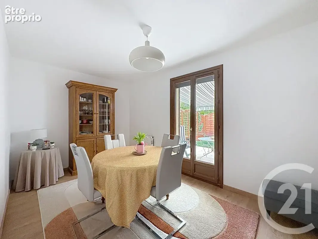 Maison 5 pièces 200 m² à vendre à Saint-Julien-Les-Villas (10800) - photo 4
