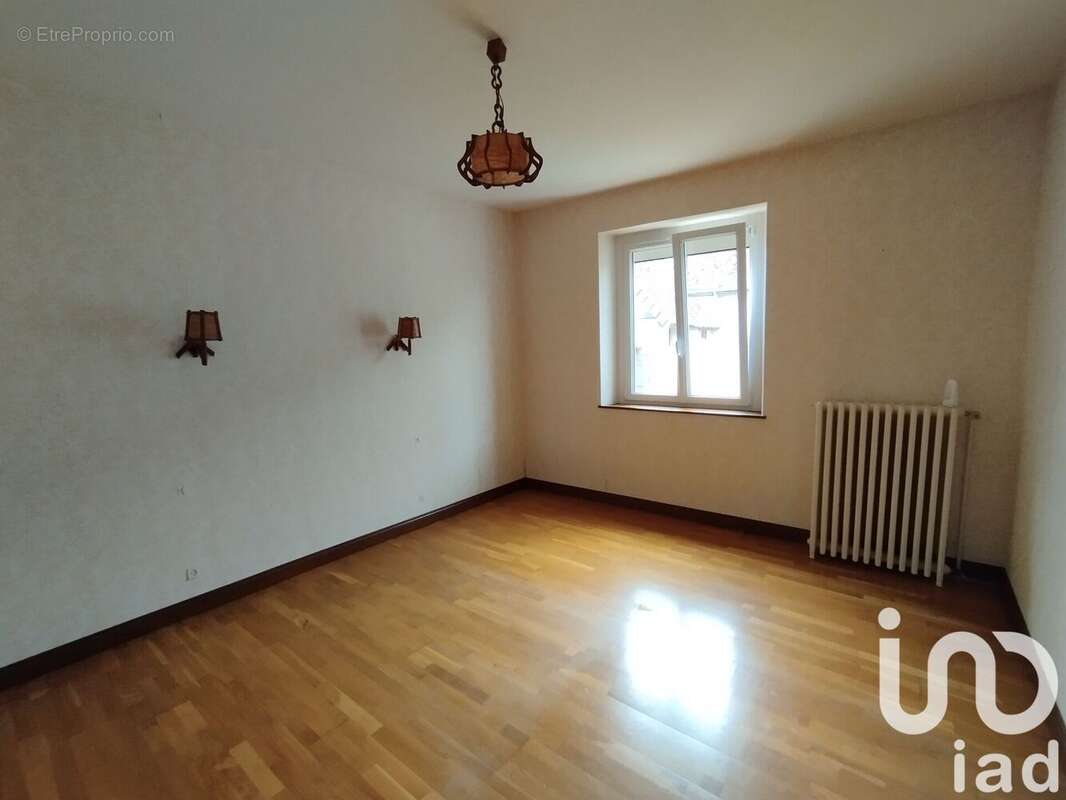 Photo 9 - Maison à COULOMMIERS-LA-TOUR