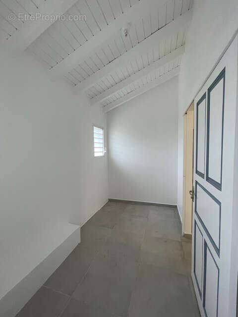 Maison à LES ABYMES