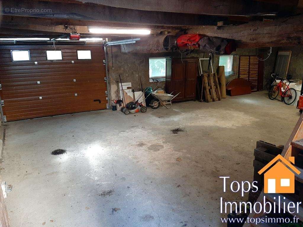 Commerce à MALEVILLE