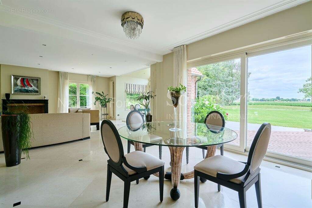 Maison à RADINGHEM-EN-WEPPES