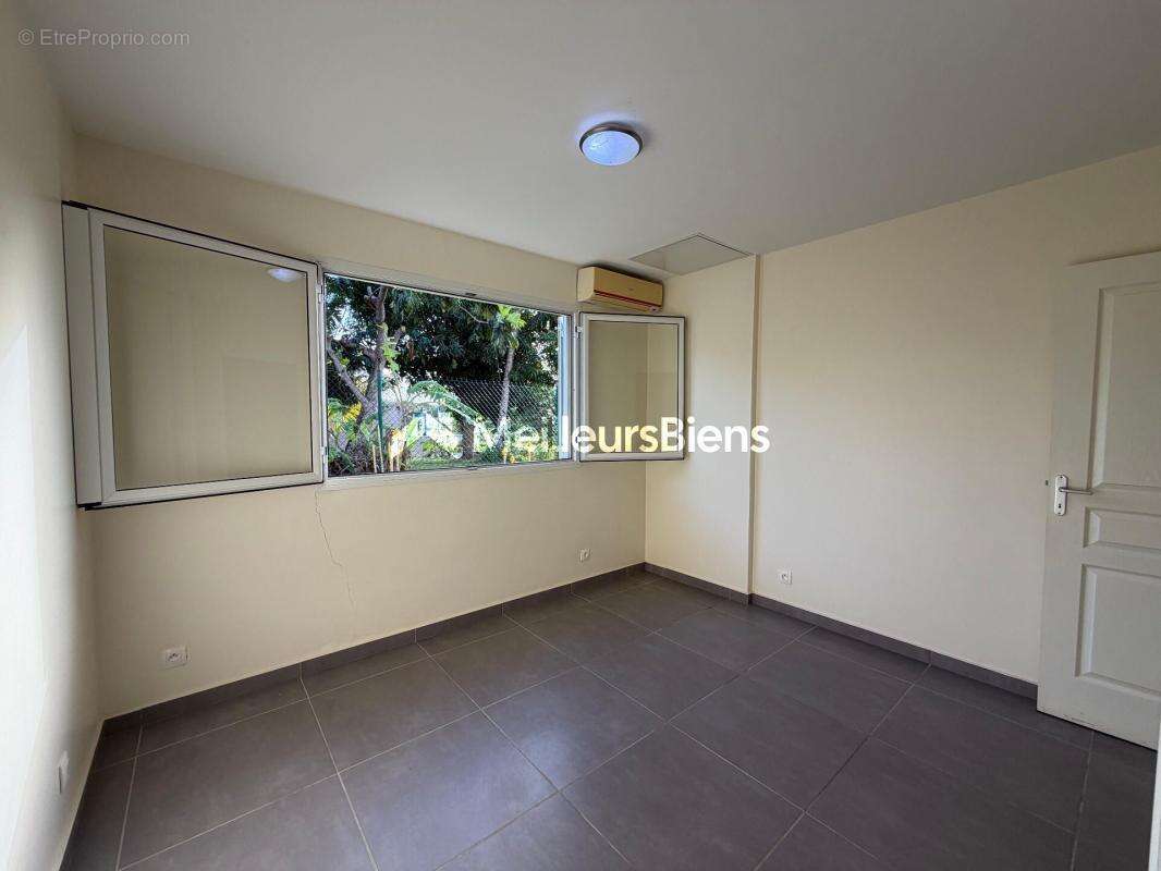 Maison à PETIT-BOURG